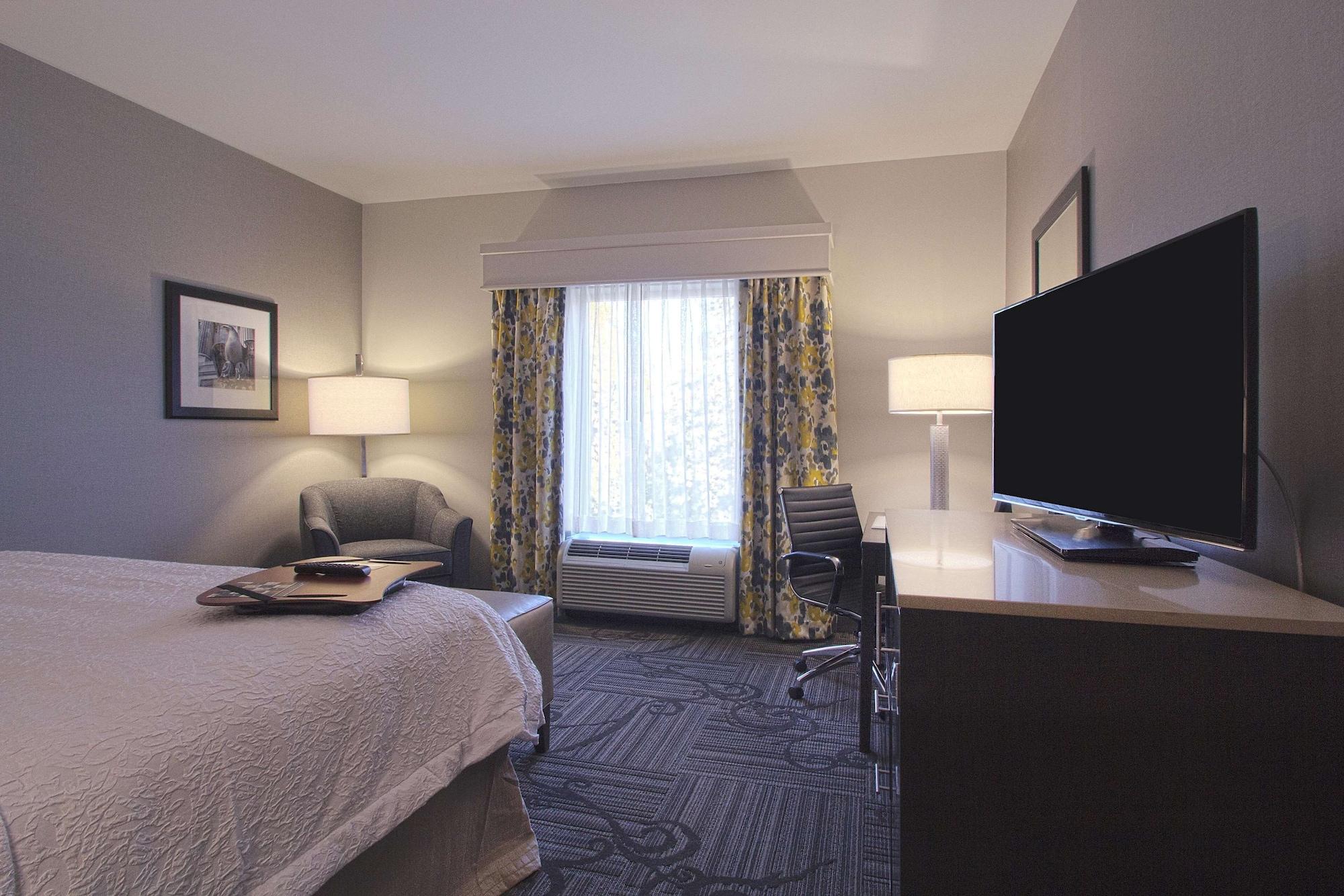Hampton Inn & Suites Columbus/University Area Bagian luar foto