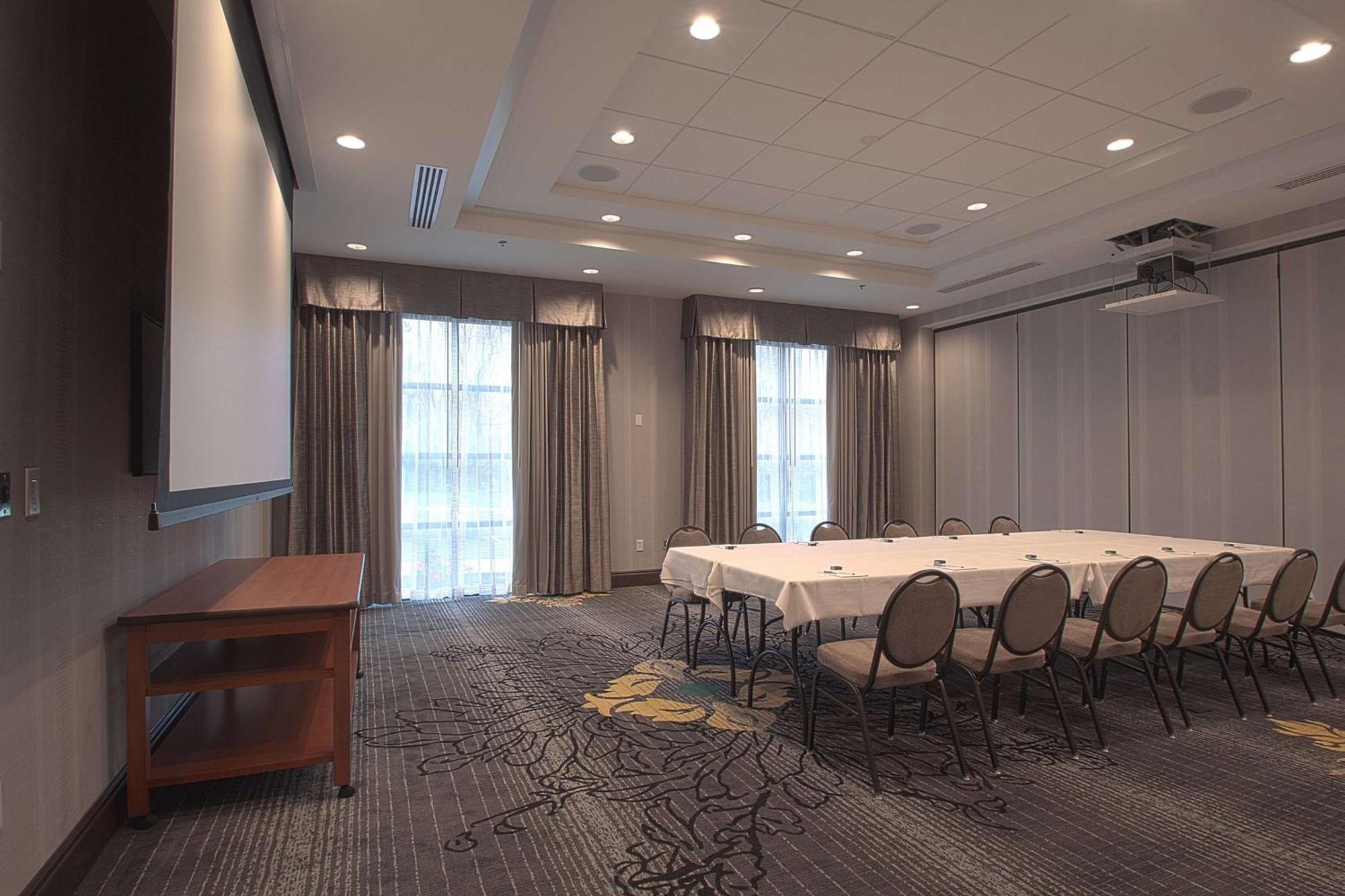 Hampton Inn & Suites Columbus/University Area Bagian luar foto