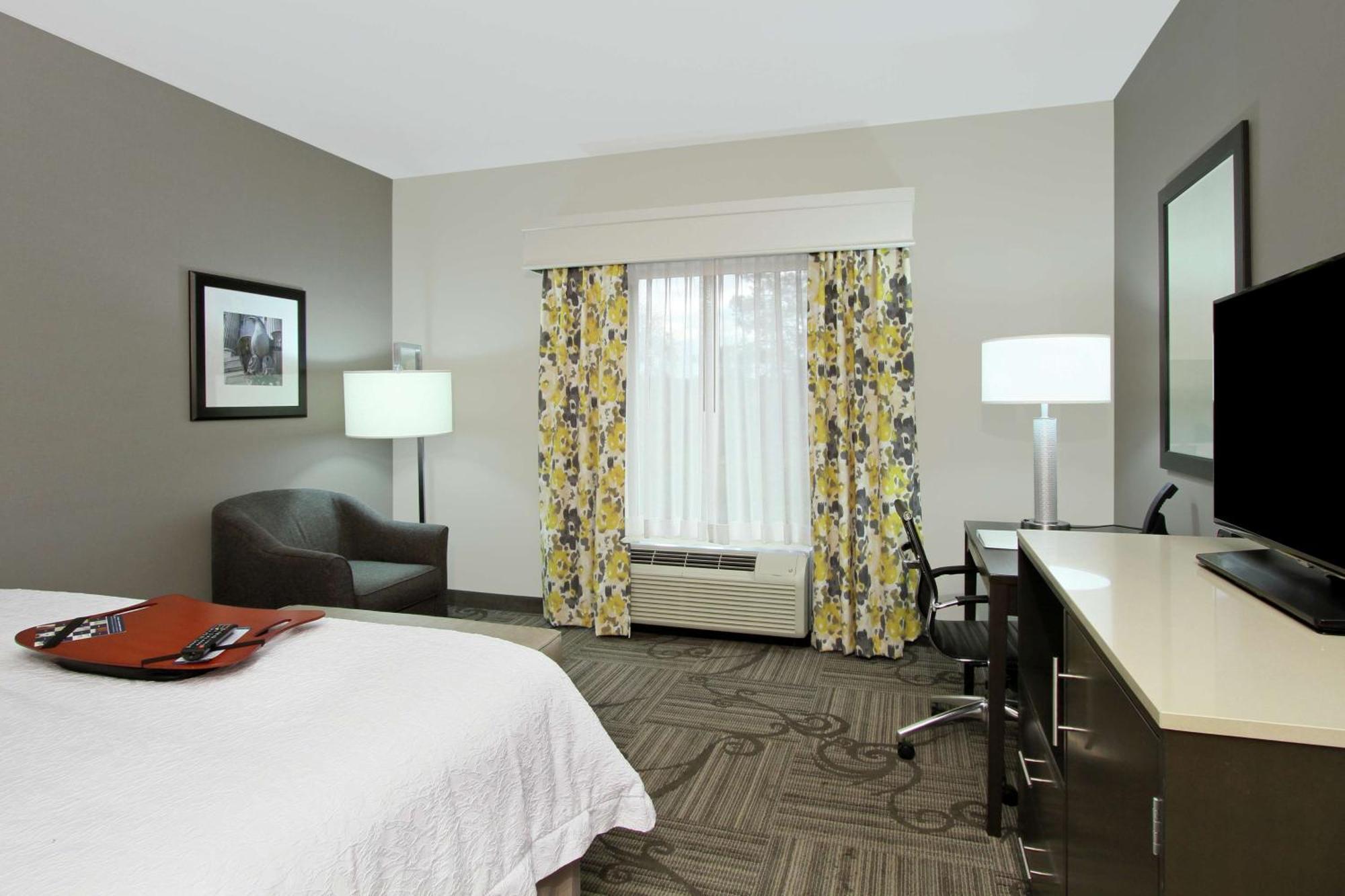 Hampton Inn & Suites Columbus/University Area Bagian luar foto
