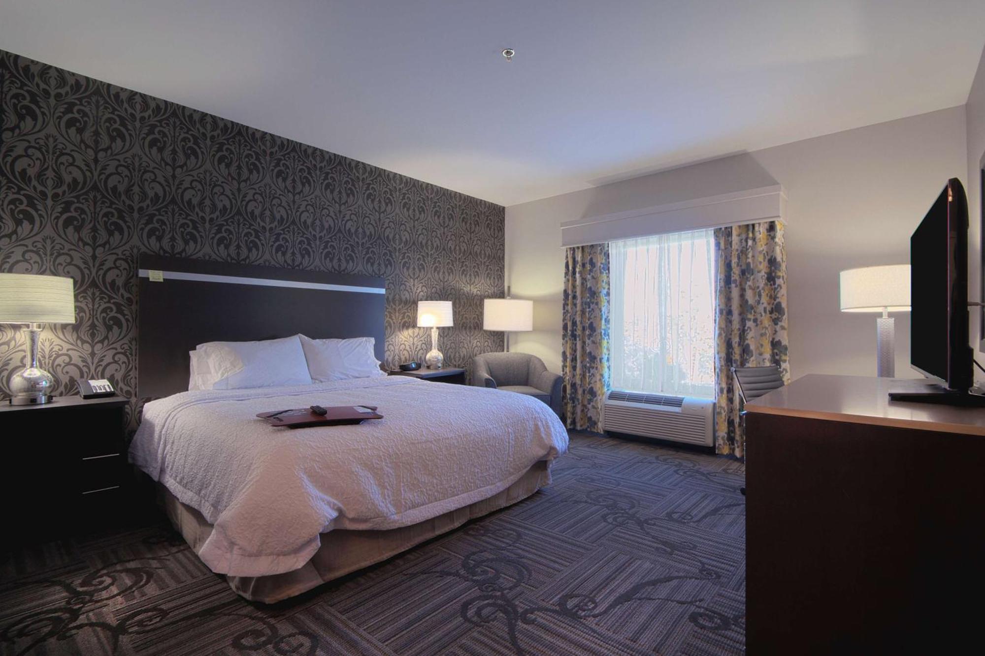 Hampton Inn & Suites Columbus/University Area Bagian luar foto