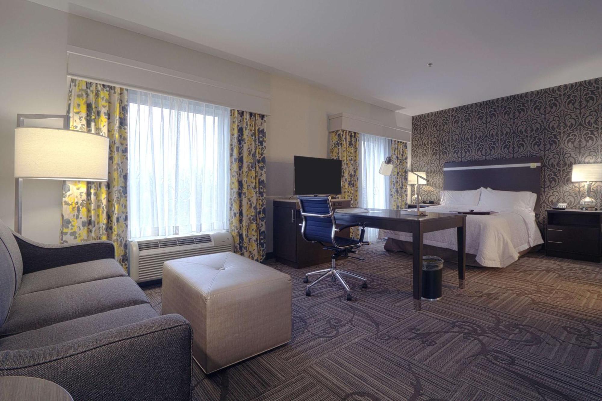 Hampton Inn & Suites Columbus/University Area Bagian luar foto