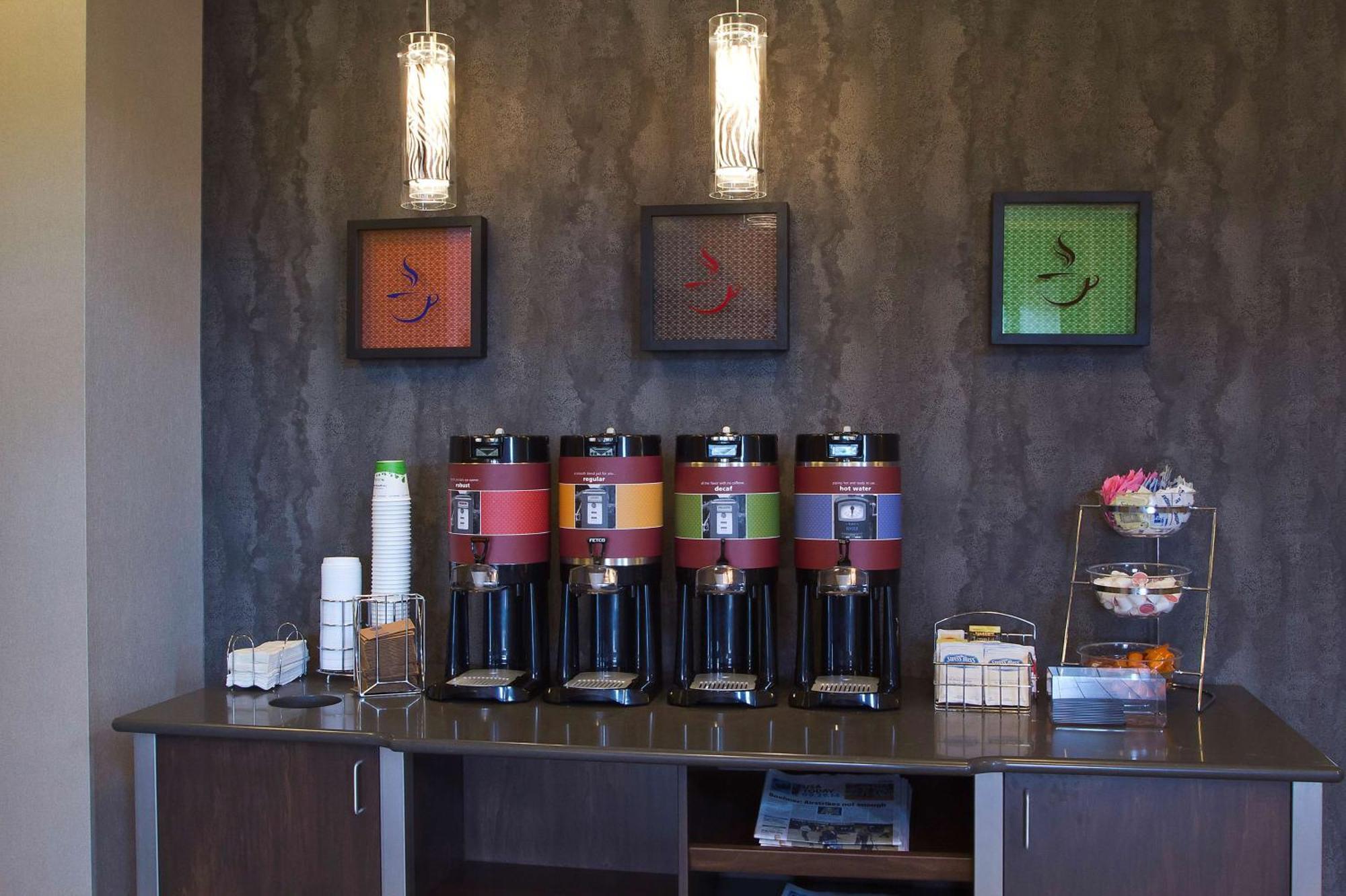 Hampton Inn & Suites Columbus/University Area Bagian luar foto