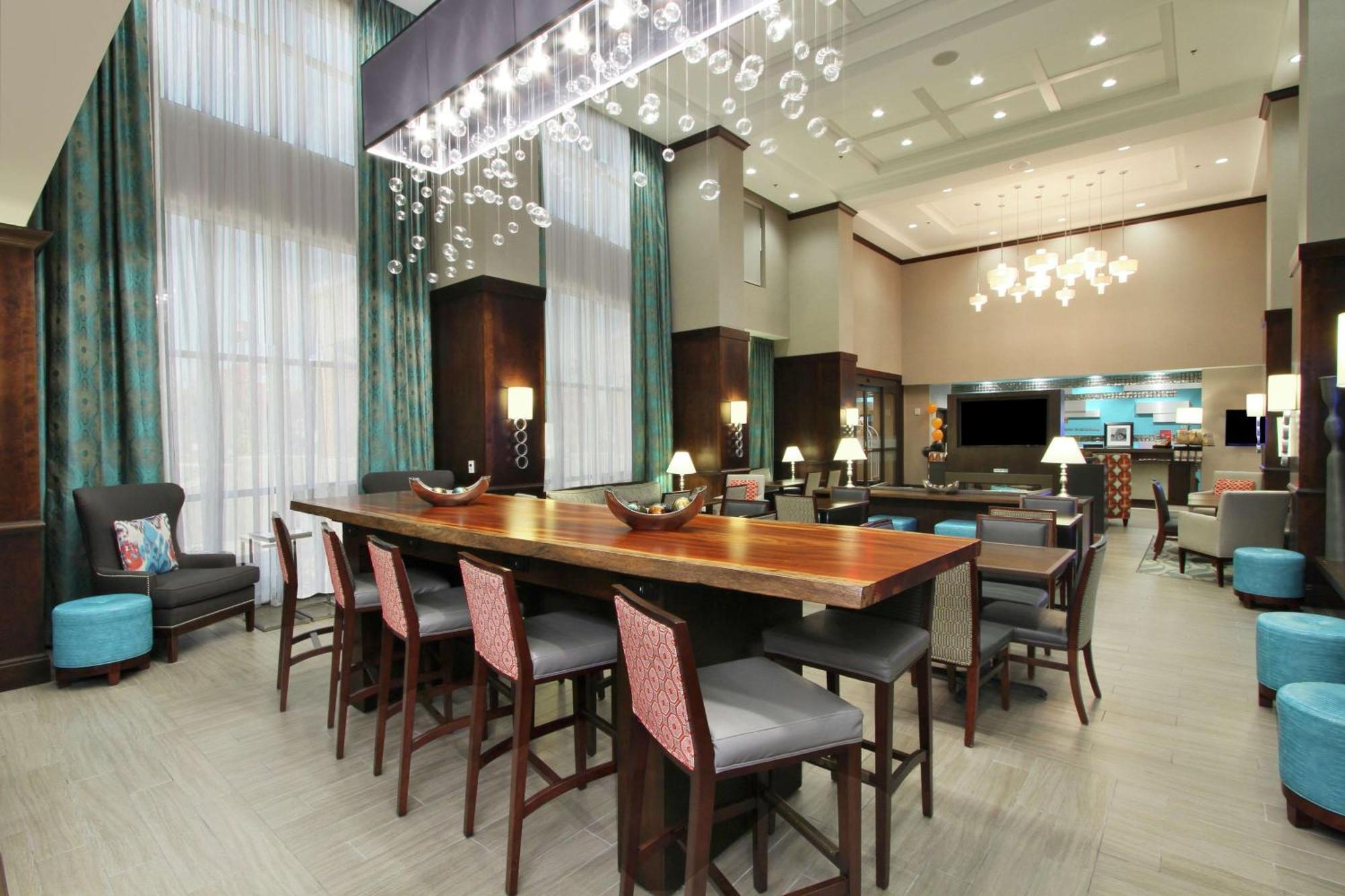 Hampton Inn & Suites Columbus/University Area Bagian luar foto