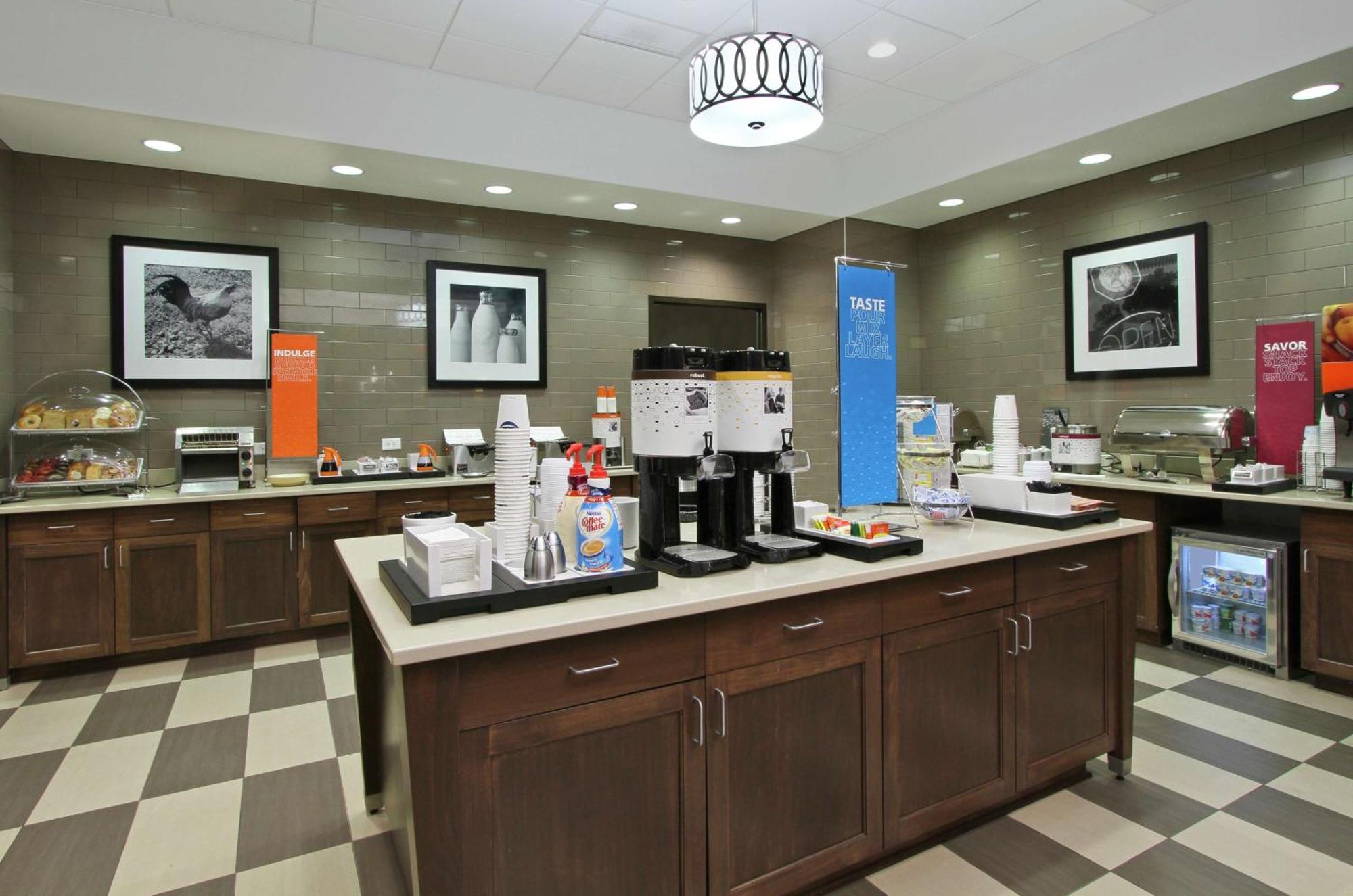 Hampton Inn & Suites Columbus/University Area Bagian luar foto