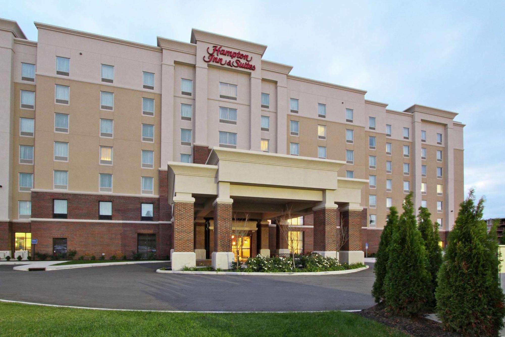 Hampton Inn & Suites Columbus/University Area Bagian luar foto